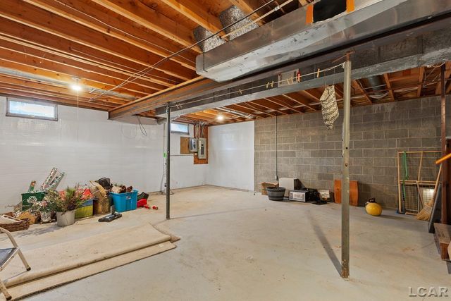 4523 N Clubview Drive, Adrian, MI 49221