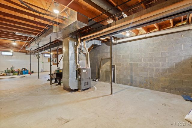 4523 N Clubview Drive, Adrian, MI 49221