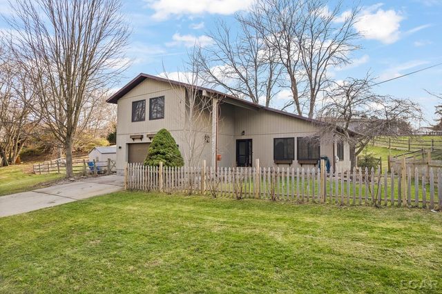 4523 N Clubview Drive, Adrian, MI 49221