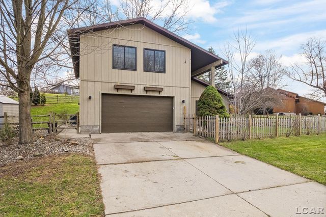 4523 N Clubview Drive, Adrian, MI 49221