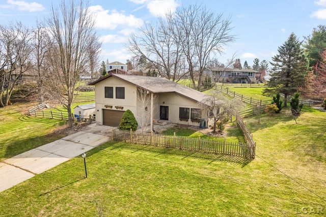 4523 N Clubview Drive, Adrian, MI 49221