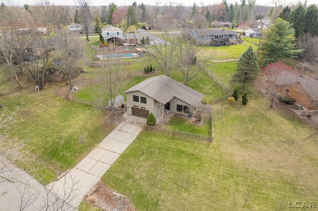 4523 N Clubview Drive, Adrian, MI 49221