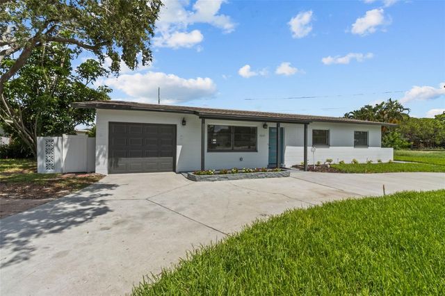 3621 SEAROBIN DRIVE SE, St Petersburg, FL 33705