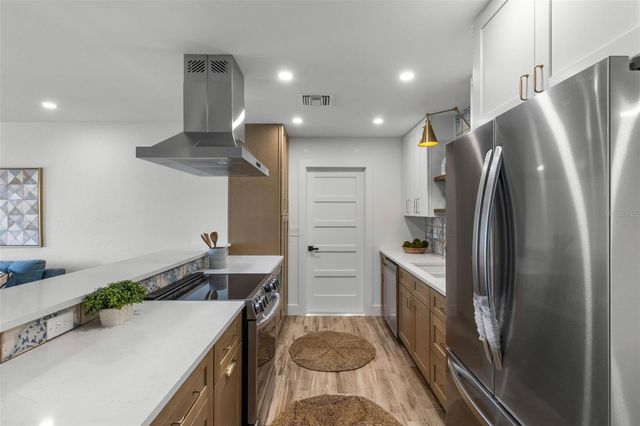 3621 SEAROBIN DRIVE SE, St Petersburg, FL 33705