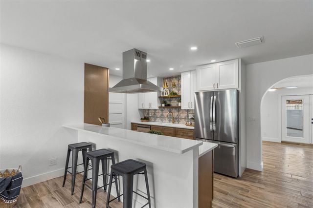 3621 SEAROBIN DRIVE SE, St Petersburg, FL 33705