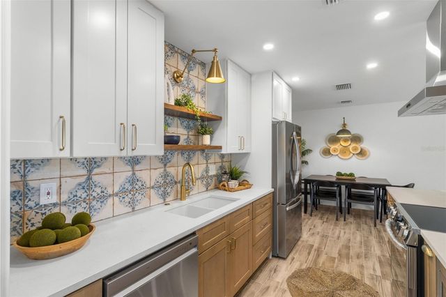 3621 SEAROBIN DRIVE SE, St Petersburg, FL 33705