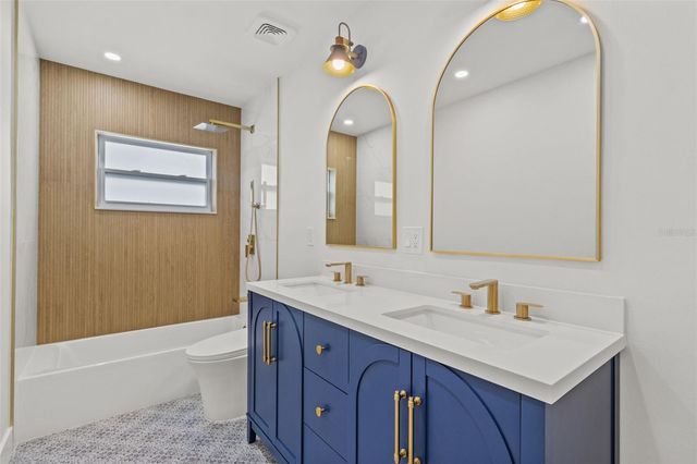 3621 SEAROBIN DRIVE SE, St Petersburg, FL 33705