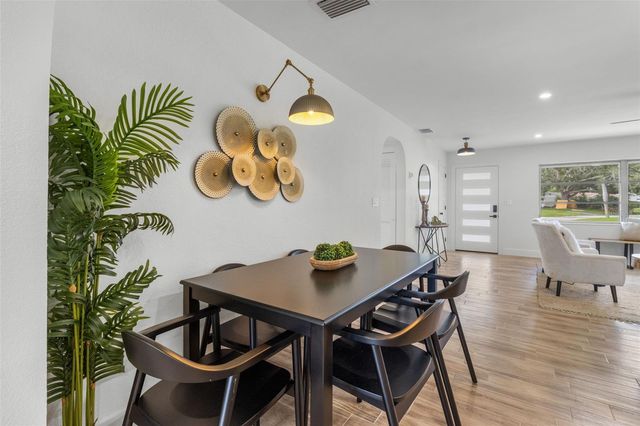 3621 SEAROBIN DRIVE SE, St Petersburg, FL 33705