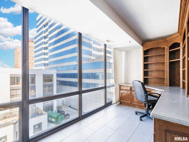 123 SW JEFFERSON Street E5, Peoria, IL 61602