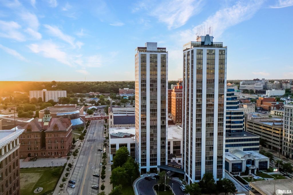 123 SW JEFFERSON Street E5, Peoria, IL 61602