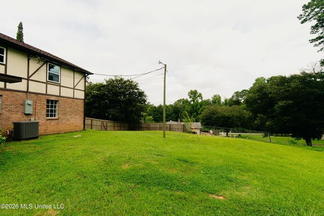 7528 Pineridge Drive, Meridian, MS 39305