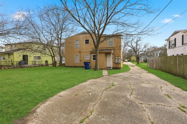 1112 1st Avenue N, Texas City, TX 77590