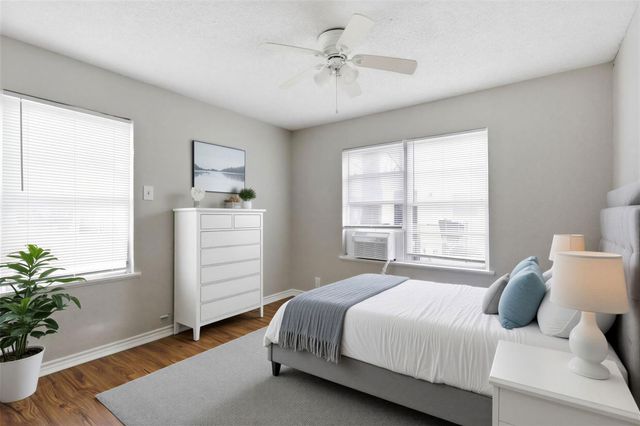 1112 1st Avenue N, Texas City, TX 77590