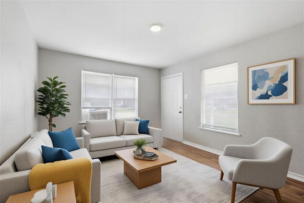 1112 1st Avenue N, Texas City, TX 77590