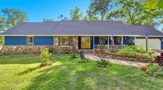 5038 County Road 8940, West Plains, MO 65775