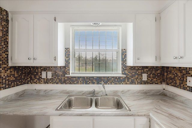 640 E HASTINGS CIR, Memphis, TN 38107