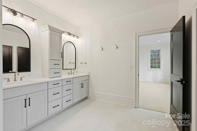 7010 Chateau Bordeaux Lane, Charlotte, NC 28270