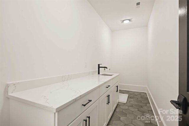 7010 Chateau Bordeaux Lane, Charlotte, NC 28270