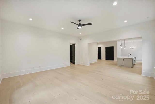 7010 Chateau Bordeaux Lane, Charlotte, NC 28270