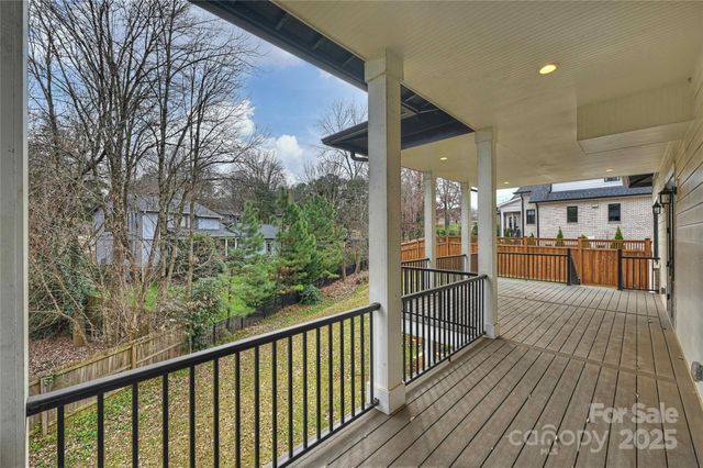 7010 Chateau Bordeaux Lane, Charlotte, NC 28270