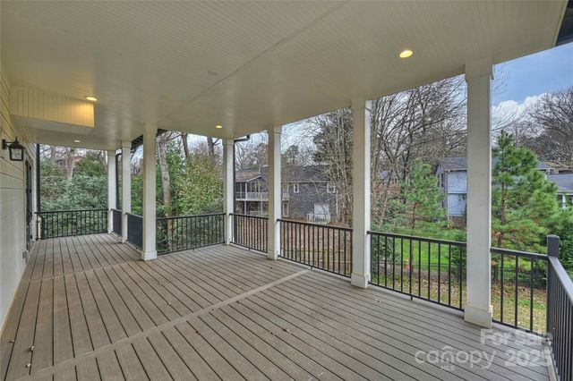 7010 Chateau Bordeaux Lane, Charlotte, NC 28270