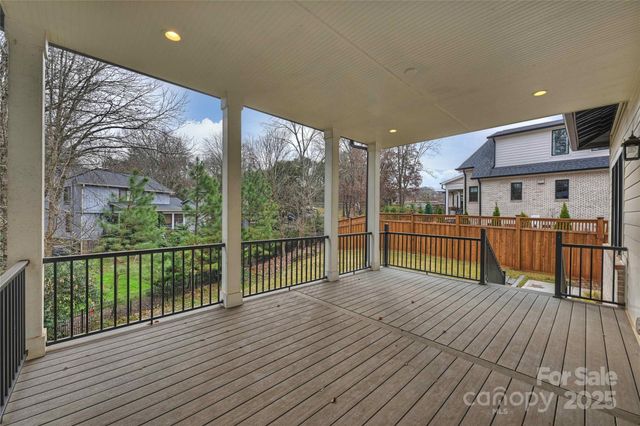 7010 Chateau Bordeaux Lane, Charlotte, NC 28270