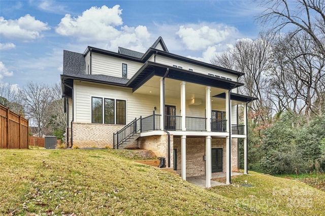 7010 Chateau Bordeaux Lane, Charlotte, NC 28270
