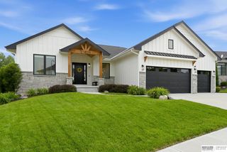 21529 B Street, Elkhorn, NE 68022
