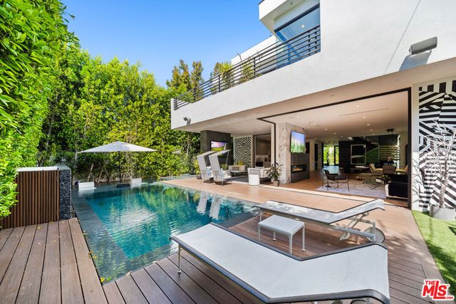 849 N Spaulding Avenue, Los Angeles, CA 90046