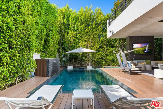 849 N Spaulding Avenue, Los Angeles, CA 90046