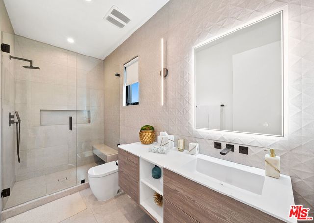 849 N Spaulding Avenue, Los Angeles, CA 90046