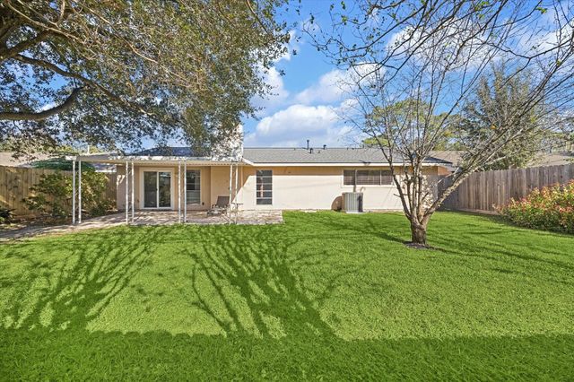 9407 Meadowbriar Lane, Houston, TX 77063