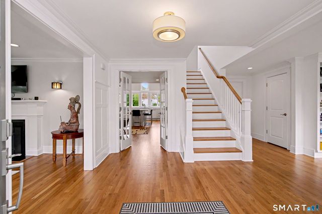 19 Richards Lane, New Canaan, CT 06840