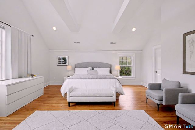 19 Richards Lane, New Canaan, CT 06840