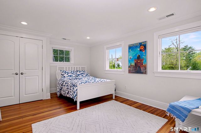 19 Richards Lane, New Canaan, CT 06840