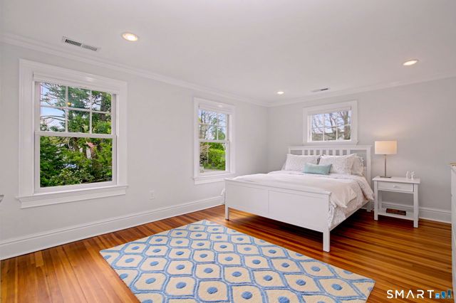 19 Richards Lane, New Canaan, CT 06840