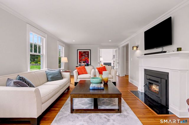 19 Richards Lane, New Canaan, CT 06840
