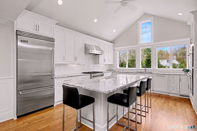19 Richards Lane, New Canaan, CT 06840