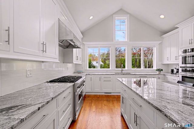 19 Richards Lane, New Canaan, CT 06840