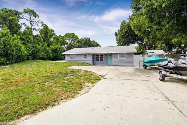 3100 8th ST W, Lehigh Acres, FL 33971