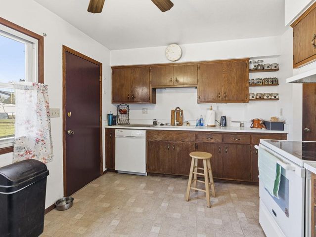 4436 S 90th STREET, Greenfield, WI 53228