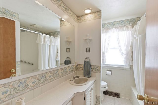 7 Trelign Drive, Cicero, NY 13212