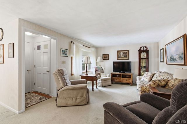 7 Trelign Drive, Cicero, NY 13212