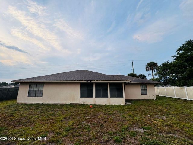 618 Americana Boulevard NE, Palm Bay, FL 32907