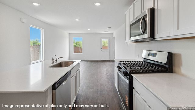 308 COTTONMOUTH LANE, Seguin, TX 78155