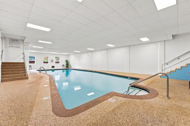 4370 Brookside Court 302, Edina, MN 55436
