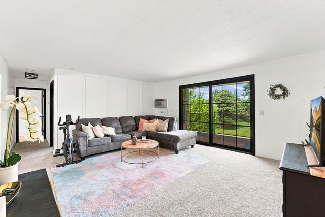 4370 Brookside Court 302, Edina, MN 55436
