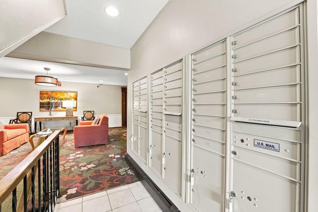 4370 Brookside Court 302, Edina, MN 55436
