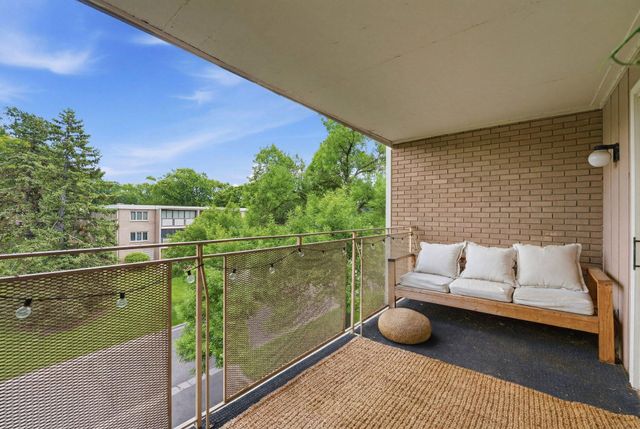 4370 Brookside Court 302, Edina, MN 55436