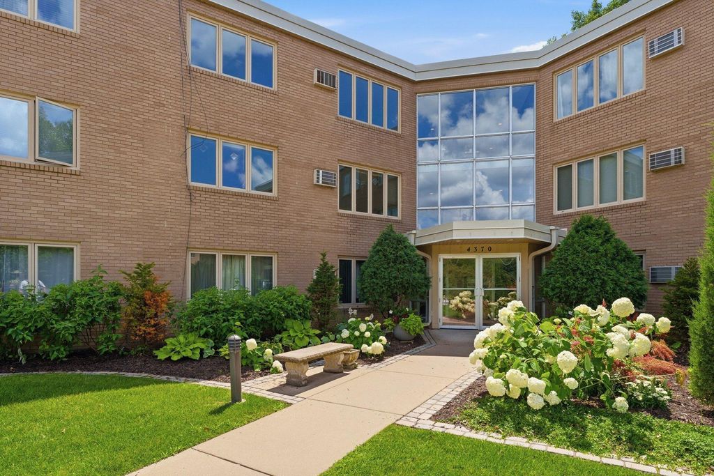 4370 Brookside Court 302, Edina, MN 55436